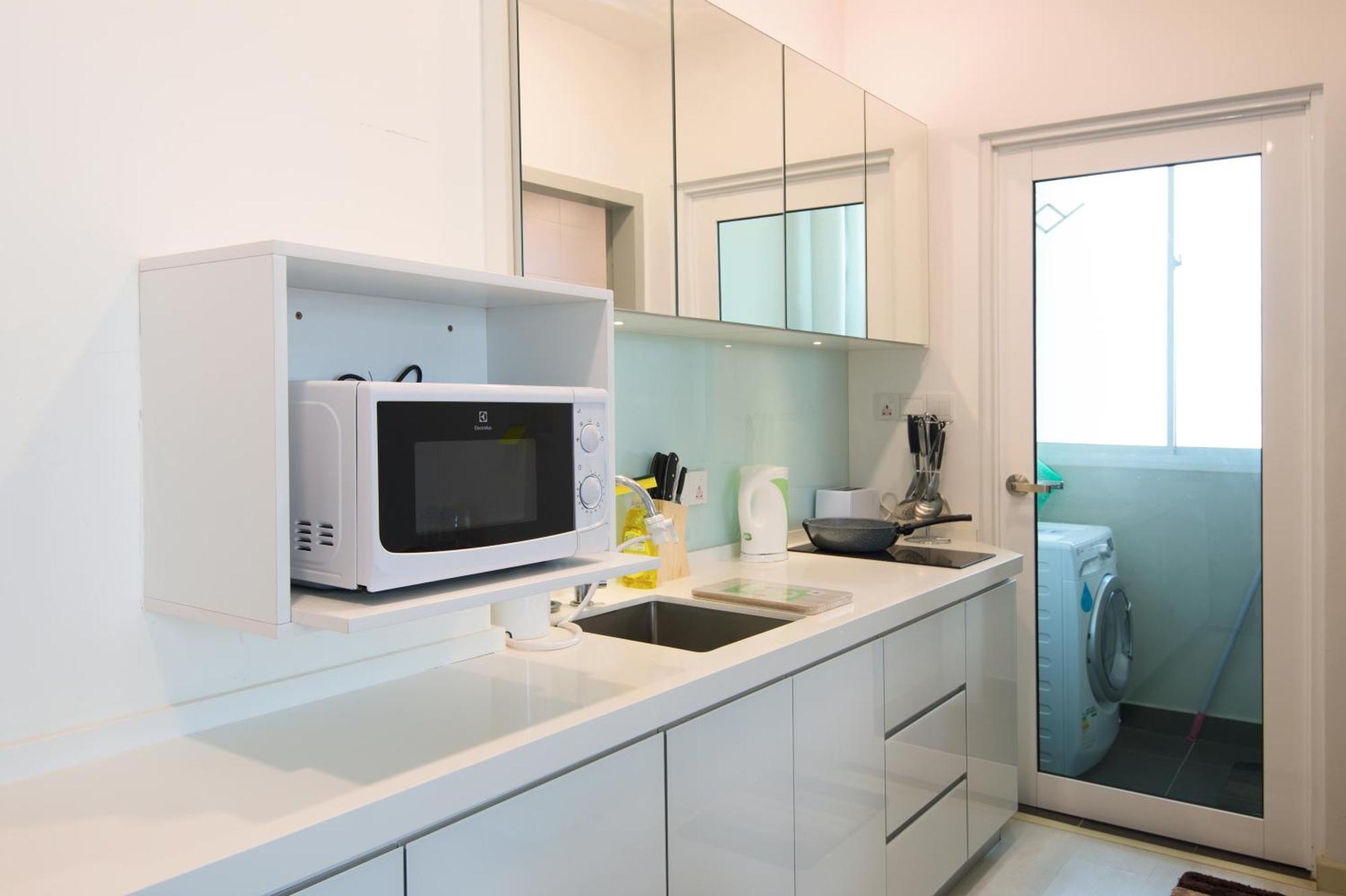 Straits Garden Suites By The Homestay Helper George Town Buitenkant foto